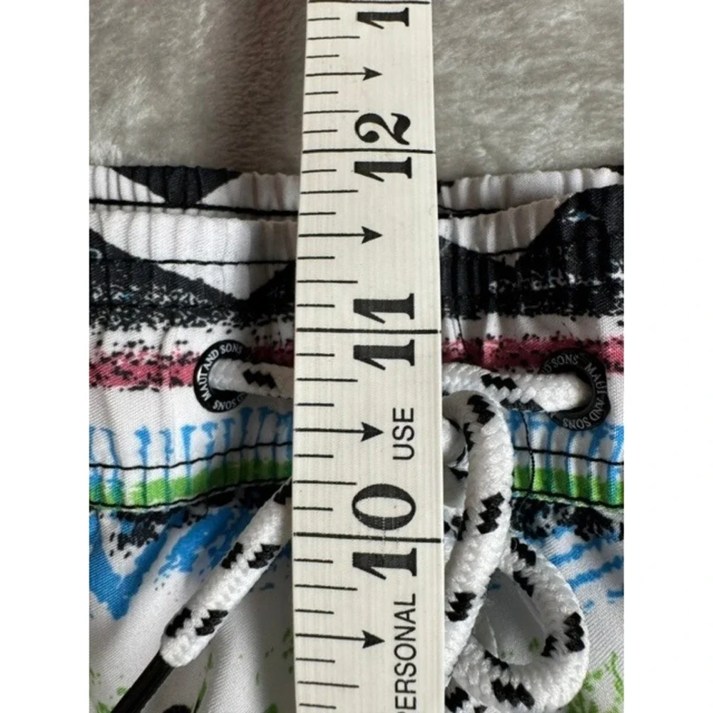 Maui and Sons Swim Trunks Mens Medium Shark Tropical‎ Graphic Board Shorts Multi